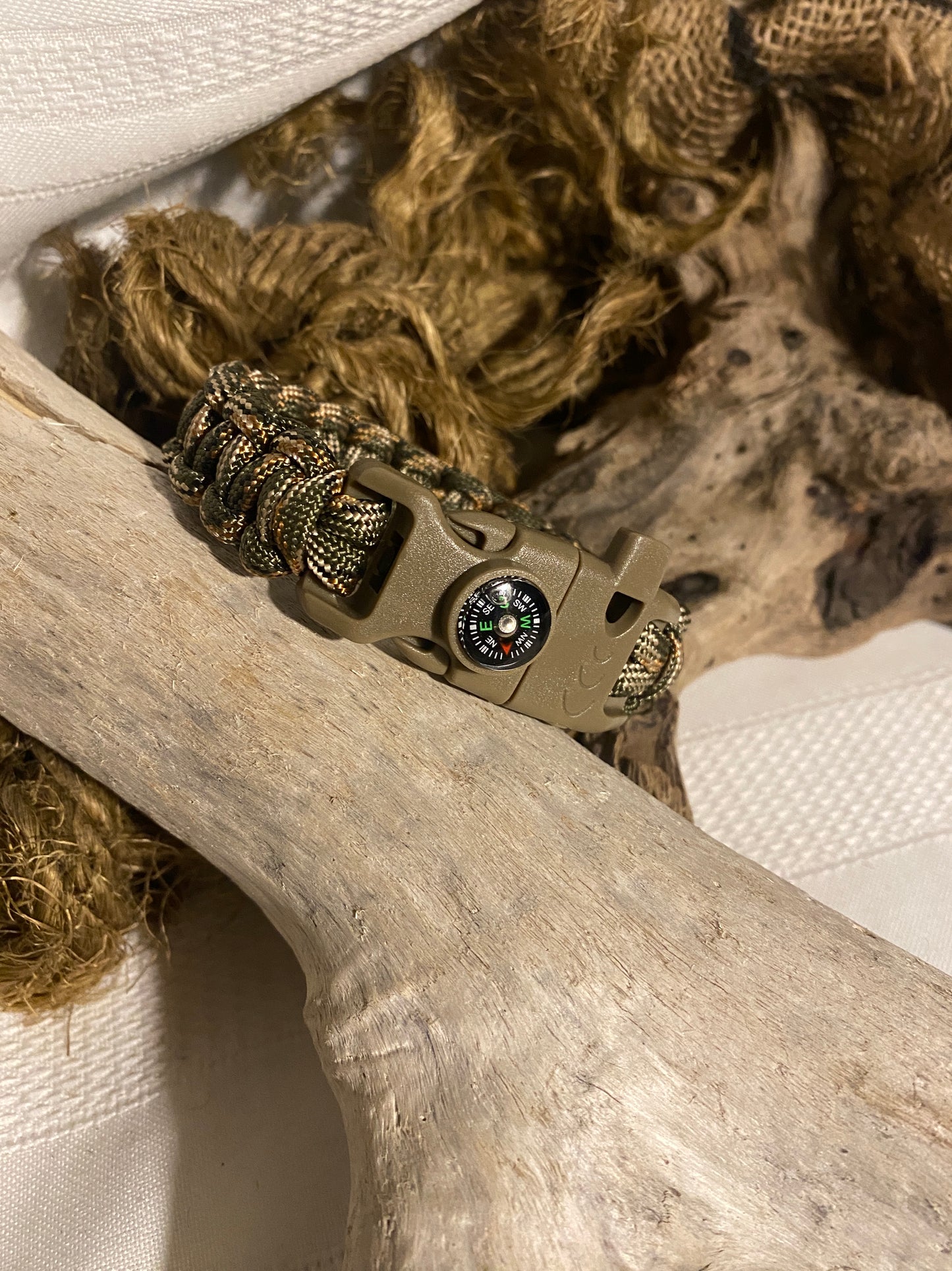 Survival bracelet