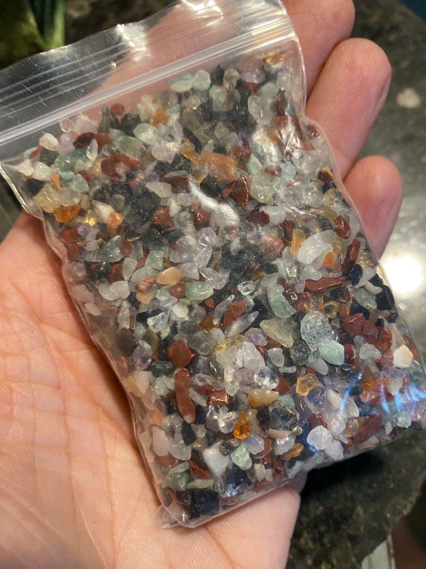 Mixed crushed crystals
