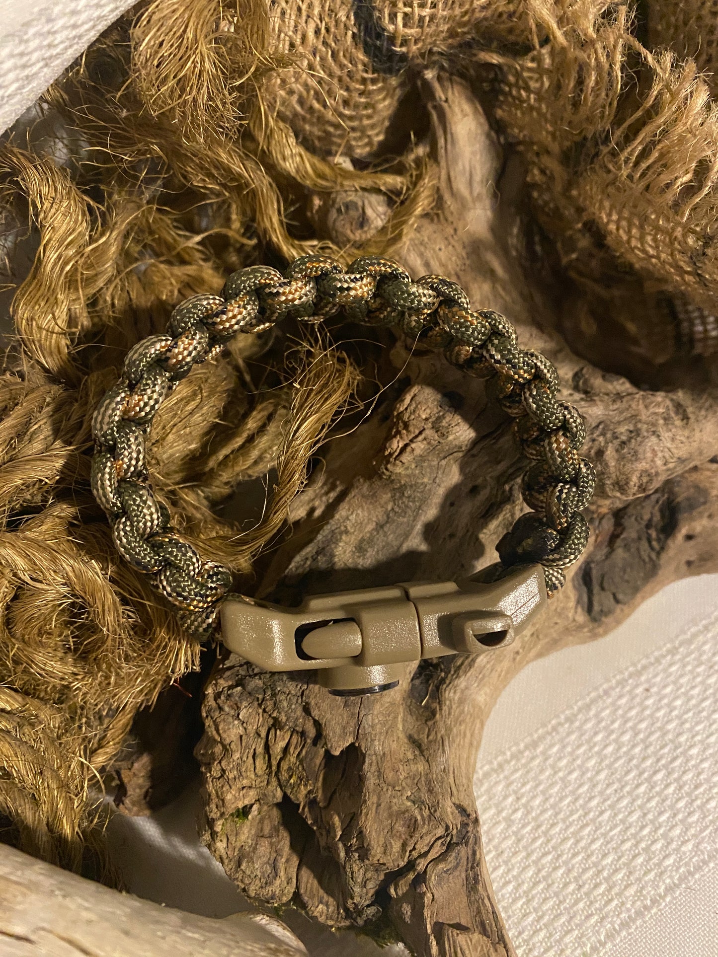 Survival bracelet