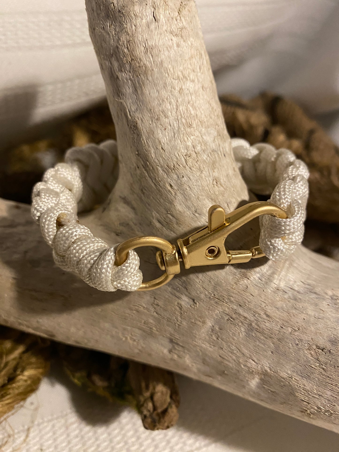 Paracord Survival Bracelet