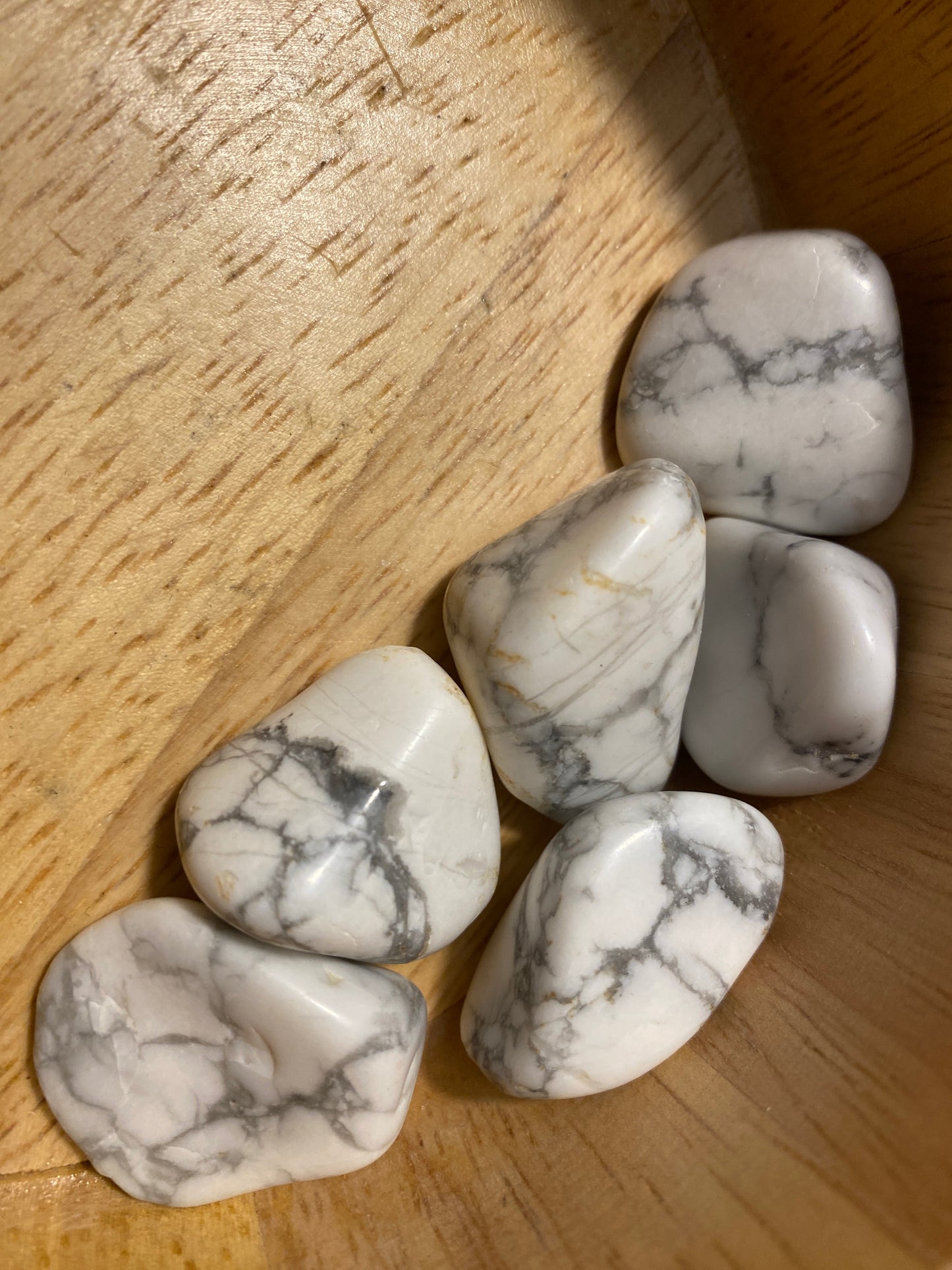 Small- Medium Howlite Tumbles
